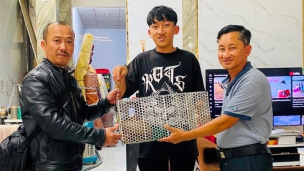 Thả cá thể tê tê nặng hơn 3kg về rừng