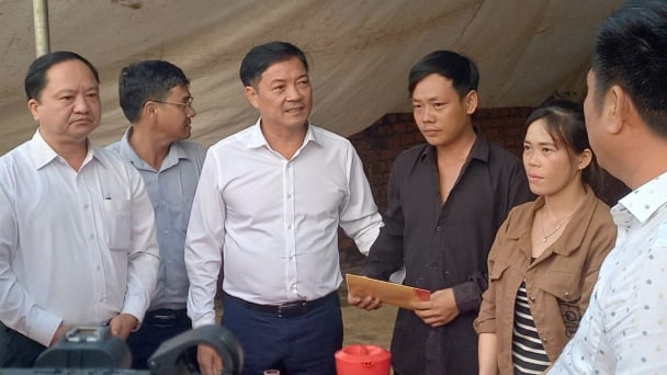 Lãnh đạo Lâm Đồng thăm hỏi gia đình 5 học sinh đuối nước