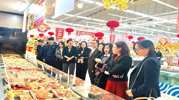 Kiểm tra công tác bình ổn thị trường dịp Tết Bính Ngọ 2026 tại Bắc Ninh