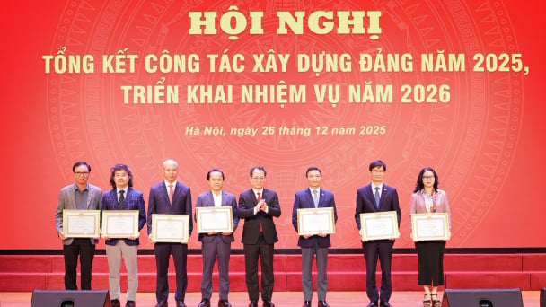 Đảng bộ Học viện Nông nghiệp Việt Nam nhận Bằng khen Thành ủy Hà Nội