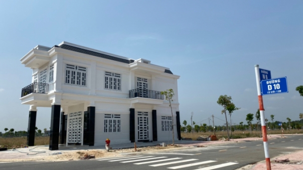 Vì sao Địa ốc Thuận Lợi chậm trễ giao sổ cho khách hàng?