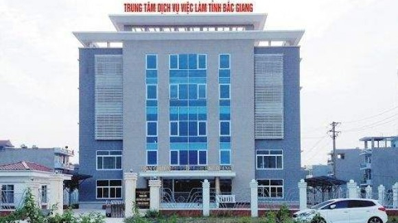 Hỗ trợ doanh nghiệp tuyển dụng lao động để phục hồi sản xuất
