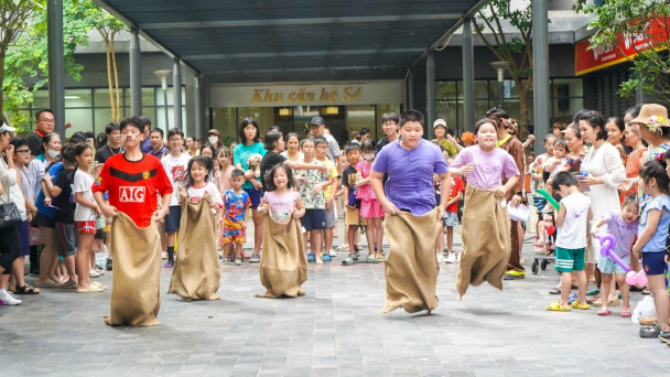 Tết Trung thu của trẻ thơ tại những khu đô thị thuận ích