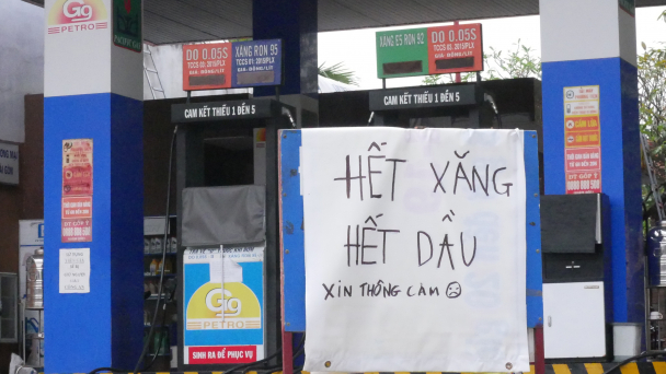Nhiều cây xăng bán nhỏ giọt, Bộ Công thương lý giải thế nào?
