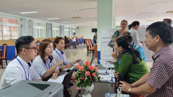 Cử tri rất mong chờ các quyết sách giải quyết vấn đề lao động, việc làm