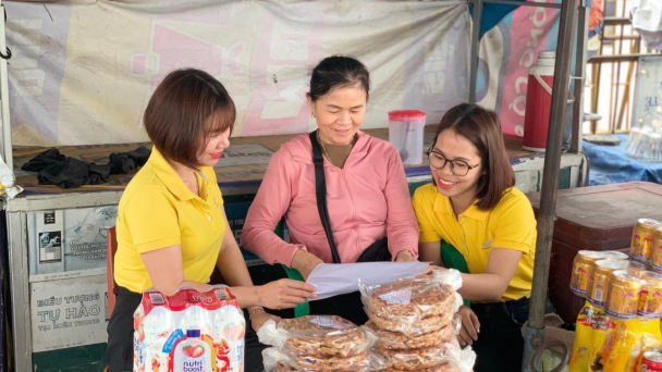 Hơn 40.000 người tham gia bảo hiểm trong ngày đầu VN Post ra quân vận động