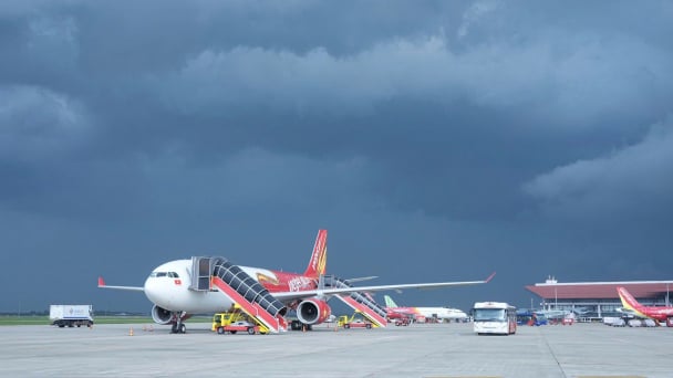 Ứng phó bão số 3: Kéo dài thời gian đóng cửa sân bay Nội Bài