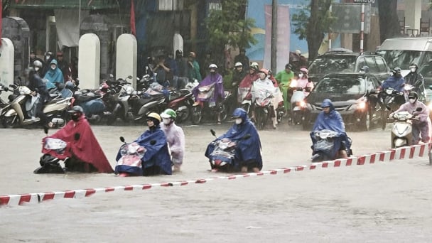Hà Nội: Giao thông tê liệt