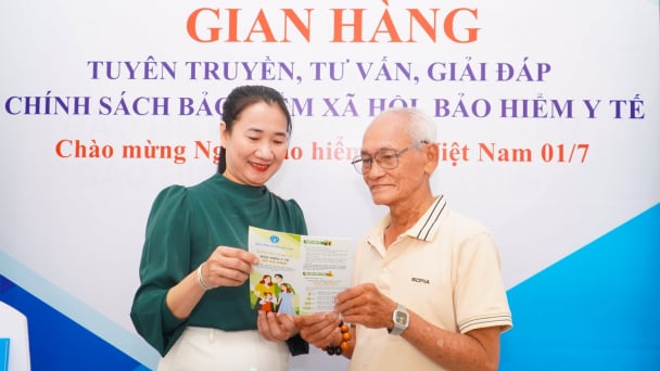 Cần Thơ tư vấn, giải đáp chính sách bảo hiểm y tế đến người dân