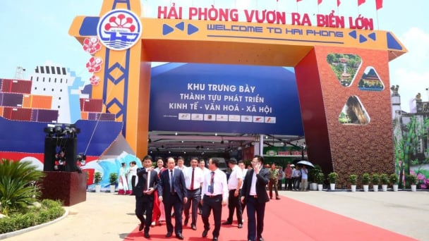 Hải Phòng đưa đón miễn phí nhân dân tham quan Triển lãm A80 tại Hà Nội