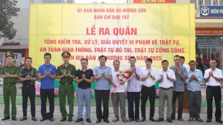 Ban Chỉ đạo 197 xã Hương Sơn ra quân xử lý trật tự đô thị