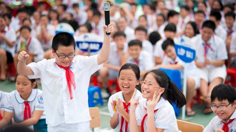 Từ năm học tới, học sinh toàn quốc được học hai buổi mỗi ngày miễn phí