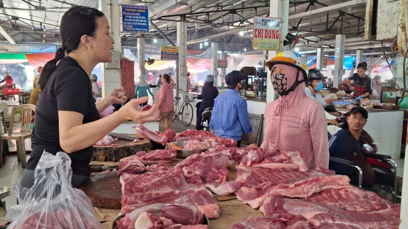 Thịt lợn ế ẩm chưa từng có