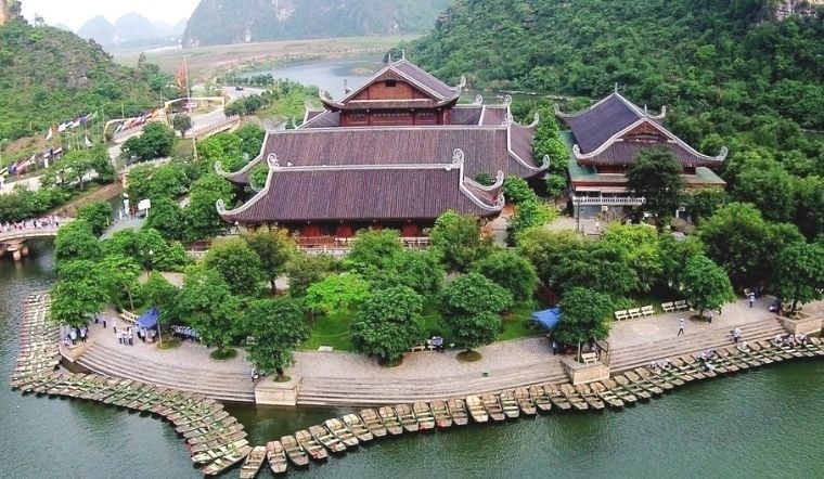 Ninh Bình bố trí xe công vụ đón cán bộ từ Nam Định sang làm việc