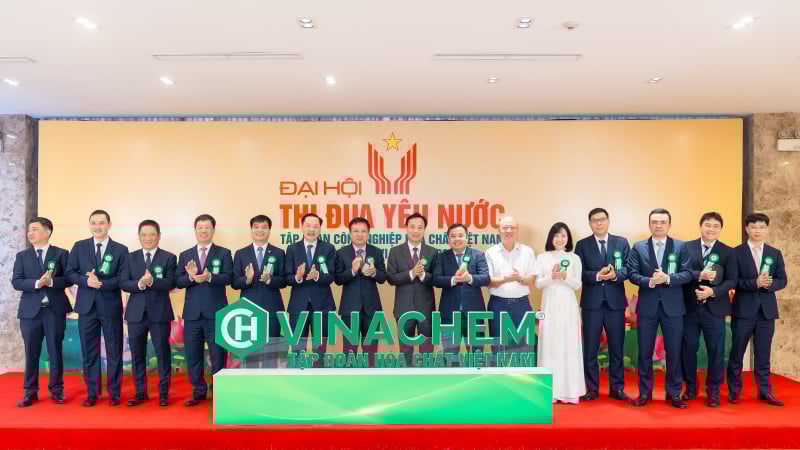 Thi đua là yêu nước, Vinachem đặt mục tiêu tăng trưởng hai con số