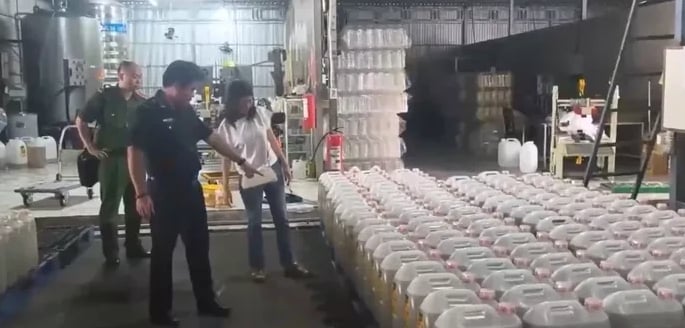 'Biến' dầu ăn chăn nuôi thành dầu ăn cho người