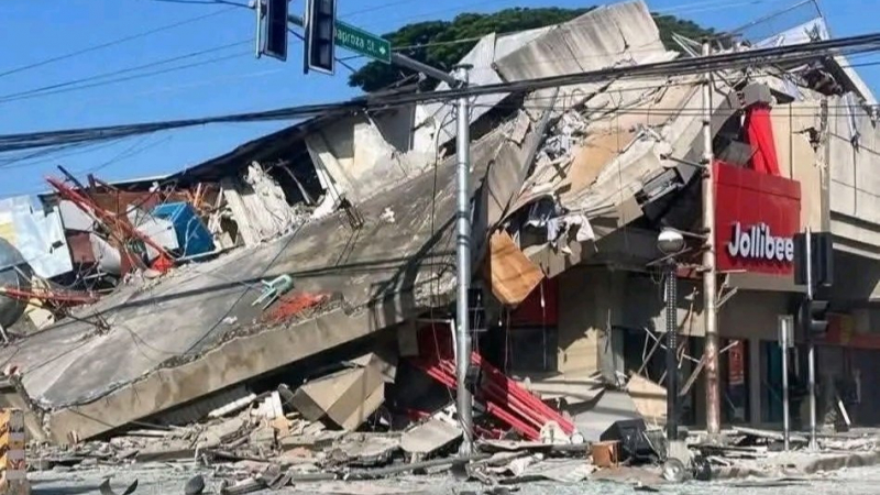 Ít nhất 35 người thiệt mang sau trận động đất 7,8 độ ngoài khơi Philippines