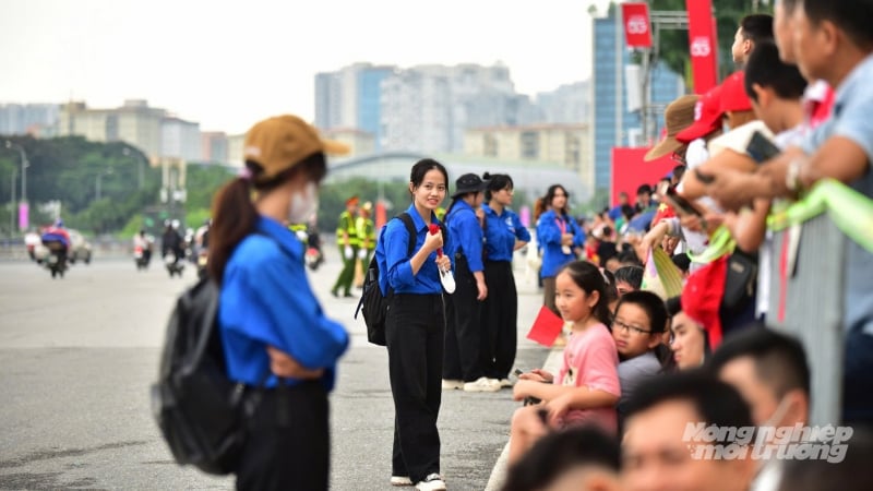 Những bóng áo xanh 'cháy' hết mình cùng Đại lễ A80