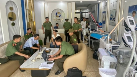 Giả danh bác sĩ, chuyên gia y tế để lừa tiền khách hàng