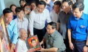 Thủ tướng Phạm Minh Chính thăm, tặng quà Mẹ Việt Nam Anh hùng