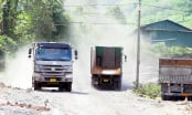 Bãi tập kết than khiến cuộc sống người dân ngột ngạt