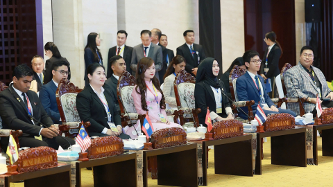 Thủ tướng tham gia phiên đối thoại với các nghị viện, thanh niên và doanh nghiệp tại Hội nghị Cấp cao ASEAN