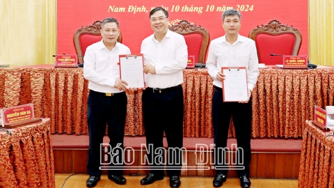 Nam Định trao quyết định của Ban Bí thư về công tác cán bộ