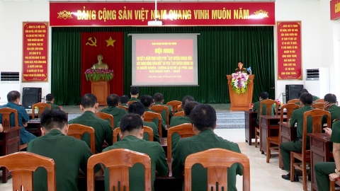 Trước khi chỉ huy cơ quan, đơn vị đưa ra quyết định, quân nhân có thể tham gia ý kiến về các nội dung gì?