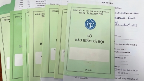 Công ty không trả sổ bảo hiểm xã hội, người lao động phải làm thế nào?