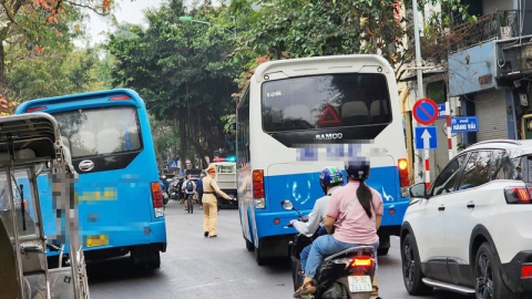 Hà Nội: Thí điểm cấm ô tô từ 16 chỗ đi vào khu vực hồ Hoàn Kiếm, phố cổ từ 1/3/2025