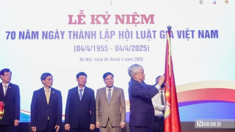Hội Luật gia Việt Nam đón nhận Huân chương Lao động hạng Nhất