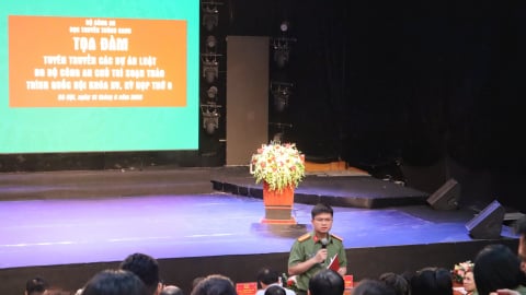 Bảo vệ quyền con người trên không gian số