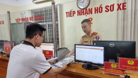Thời gian cấp, cấp lại và đổi Giấy phép lái xe; giảm phí, lệ phí đăng ký xe được rút ngắn