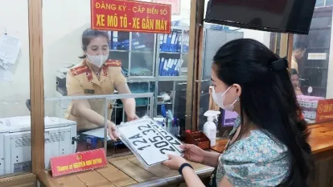 Bộ Công an đề xuất không giới hạn độ tuổi đăng ký xe