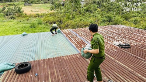 Hà Tĩnh: Tiến hành di dời dân vùng mất an toàn trành bão số 5