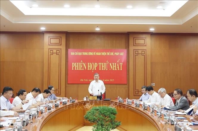 Công tác hoàn thiện thể chế pháp luật phải mở đường cho kiến tạo phát triển