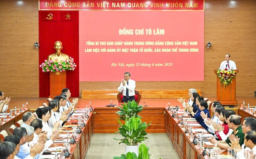 Tổng Bí thư Tô Lâm làm việc với Đảng uỷ Mặt trận Tổ quốc, các đoàn thể Trung ương