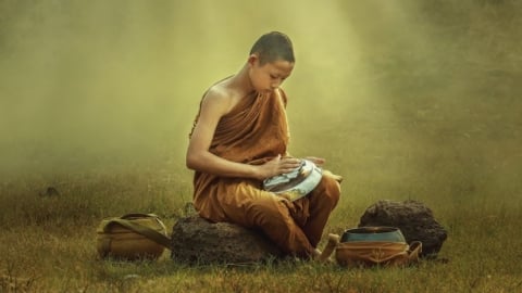 Kinh Phật cho người tại gia: Sách cần có cho gia đình Phật tử
