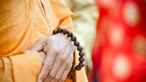 Vì sao khi niệm Phật, trì chú nên dùng tràng hạt?