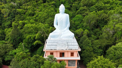 Về Óc Eo thăm ngôi chùa cổ trên triền núi Ba Thê