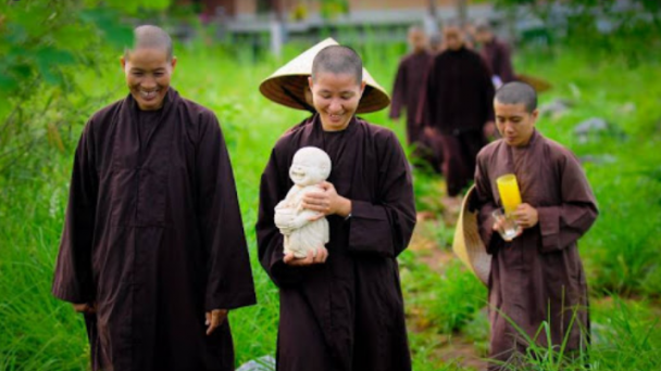 Bước chân con hãy về thanh thản