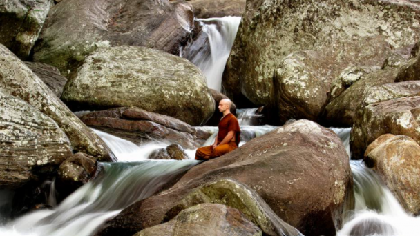 Hãy ăn ít thức ăn vào buổi tối và quán chiếu về cái chết