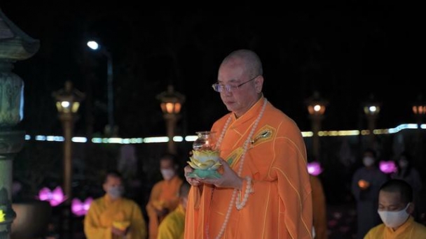 Đêm hoa đăng Kỷ niệm ngày vía Đức Phật A Di Đà tại chùa Từ Lâm