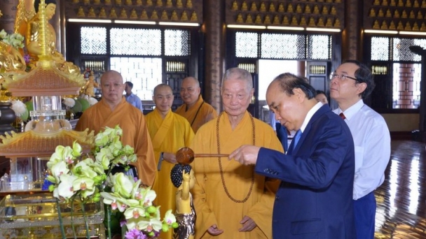 Chủ tịch nước Nguyễn Xuân Phúc thăm Đức Quyền Pháp chủ và Hòa thượng Chủ tịch GHPGVN