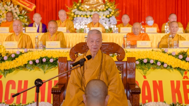 Trưởng lão Hoà thượng Quyền Pháp chủ GHPGVN quang lâm chứng minh Đại hội Phật giáo tỉnh Ninh Bình lần thứ VII