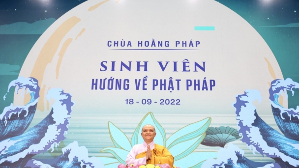 Ni sư Hương Nhũ thuyết giảng tại Khóa tu sinh viên - Chùa Hoằng Pháp