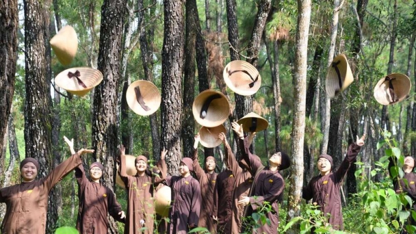 Ai bảo đi tu là khổ