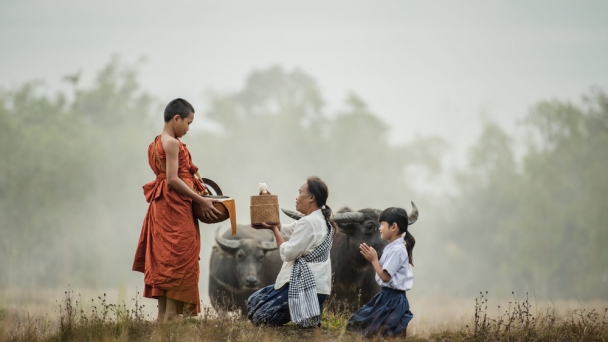 Bố thí với tâm rộng lớn