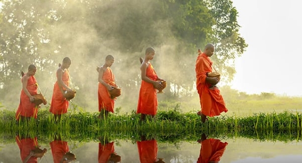 Soi sáng lại chính mình