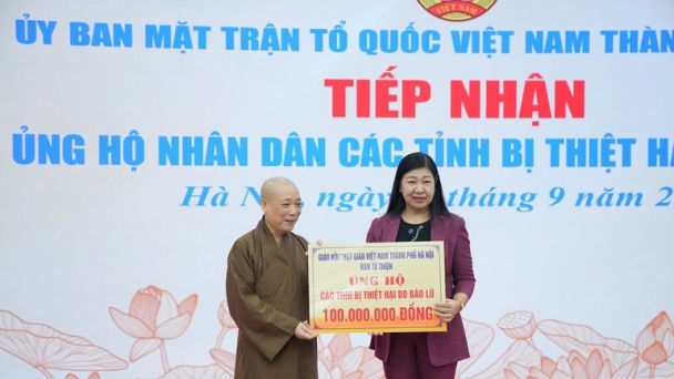 Hà Nội: Tăng Ni, Phật tử chung tay chia sẻ khó khăn với nhân dân vùng lũ, ảnh hưởng bão số 3